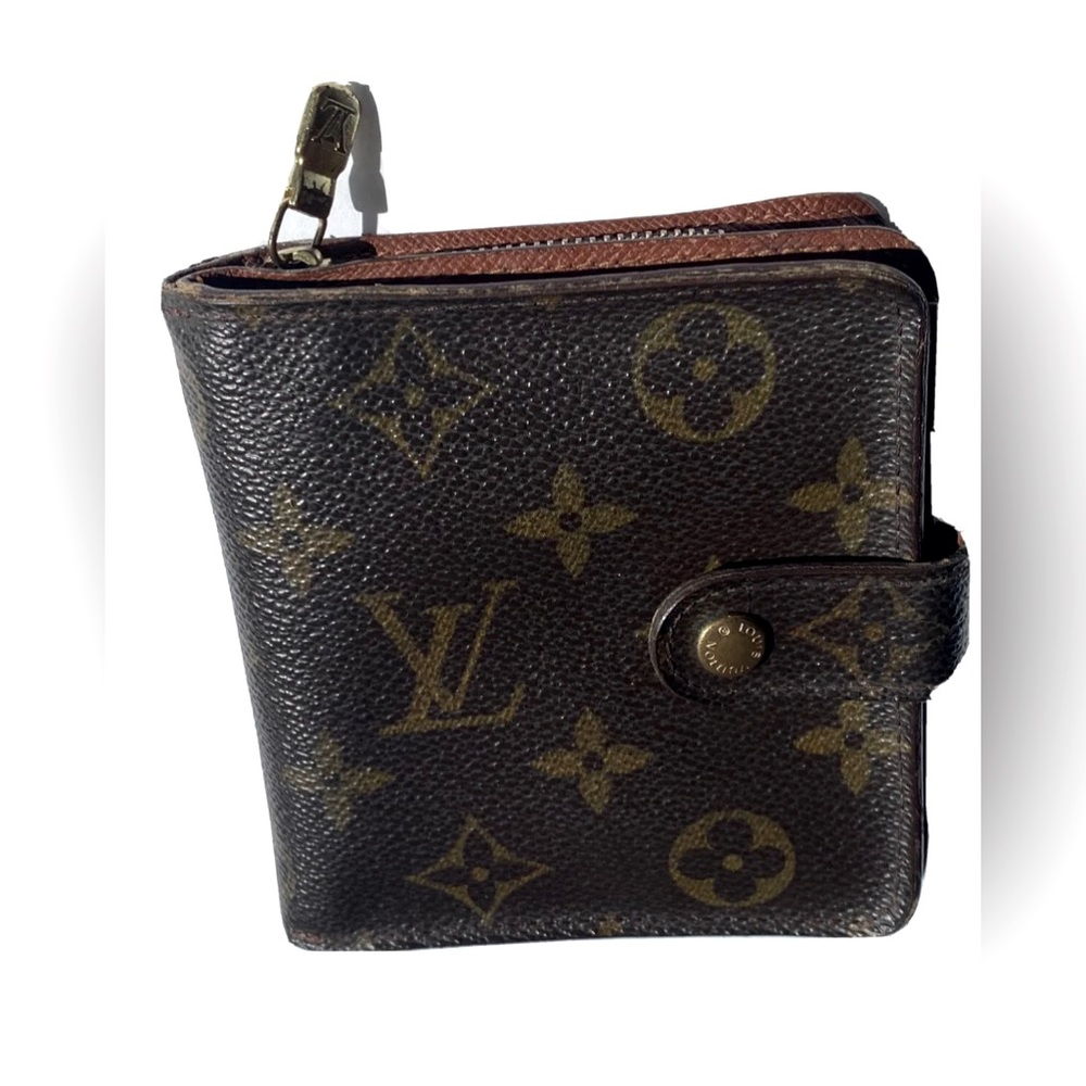 AUTHENTIC PRELOVED LOUIS VUITTON COMPACT MONOGRAM CANVAS WALLET  zipper brown